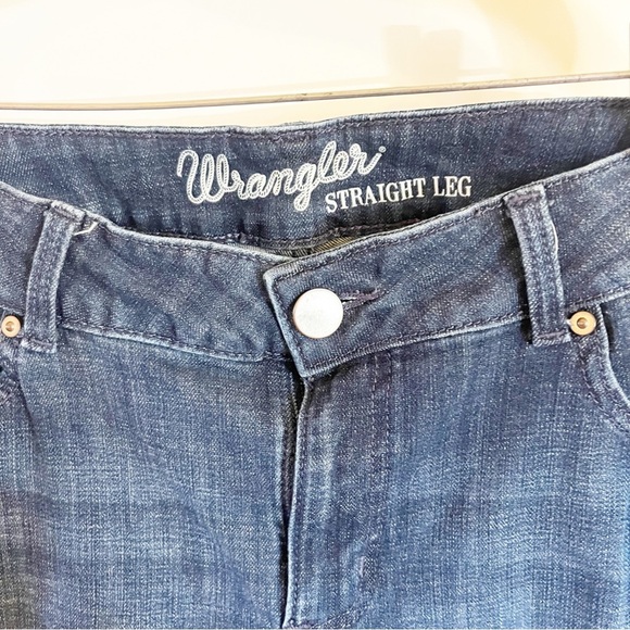Wrangler Women's Blue Jeans - Picture 3 of 8